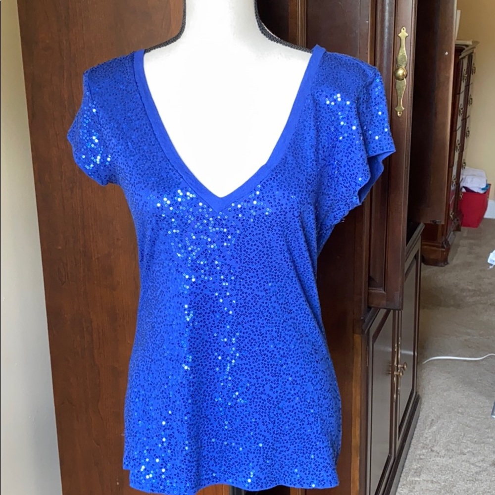 Express royal blue V-neck sequins T Medium